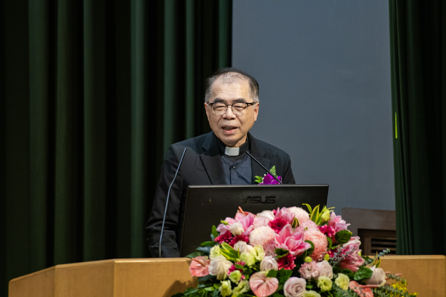 台灣基督長老教會總會總幹事陳信良牧師致賀詞。(彰基提供)